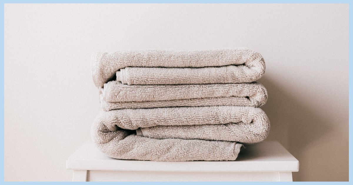 a stack of two cozy fast drying turkish towels